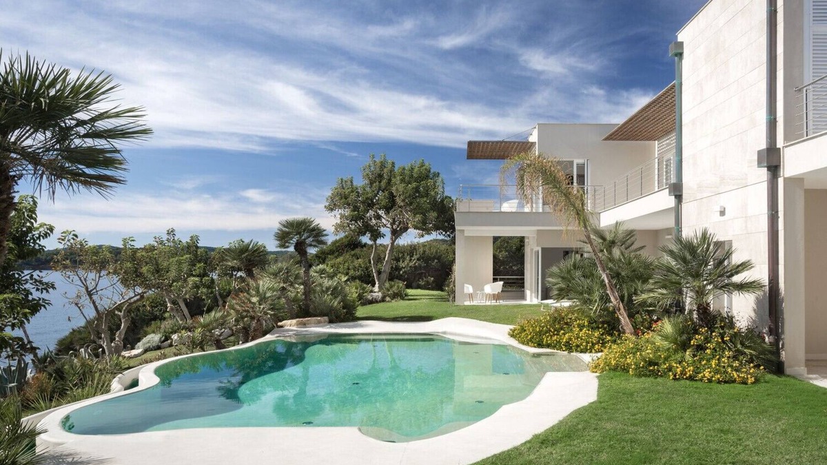 Fertilia Villa | Villa Kylo - luxury seafront villa with pool in Alghero