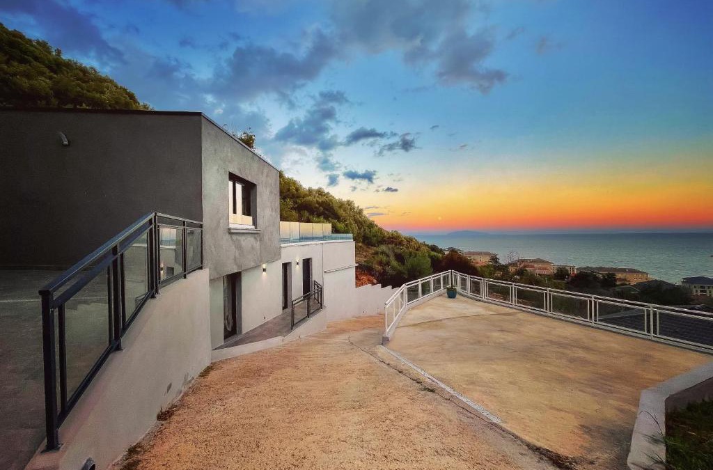 Bastia Villa | Villa L'Alba BASTIA by Location-tourisme-corse