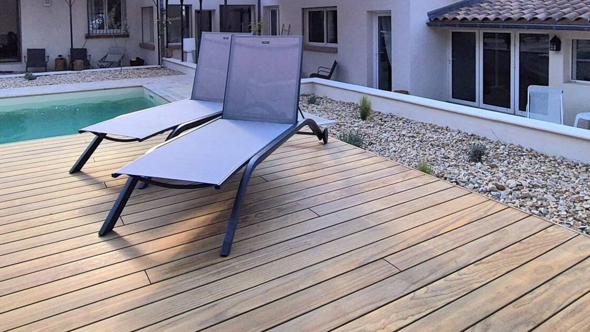 Alleins House | Villa L'Estef with SWIMMING POOL: View, relaxation, games in the heart of the village!