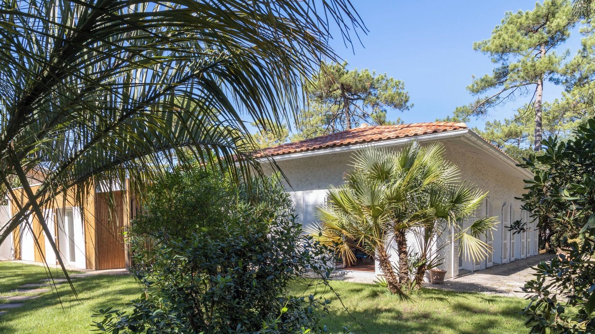 Les Estagnots Villa | Villa L'Estuyade": your choice of Hossegor lake or Estagnots beach!