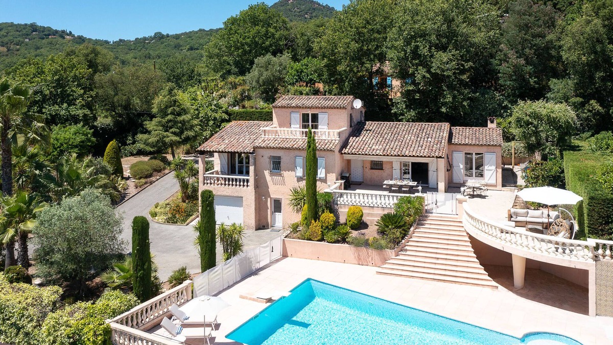 Les Adrets-de-l'Esterel Villa | Villa La Bonne Etoile The Perfect Family Oasis