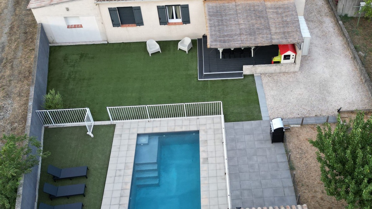 Remoulins Villa | Villa l'oasis du Pont in the south of France! Swimming pool and quiet.