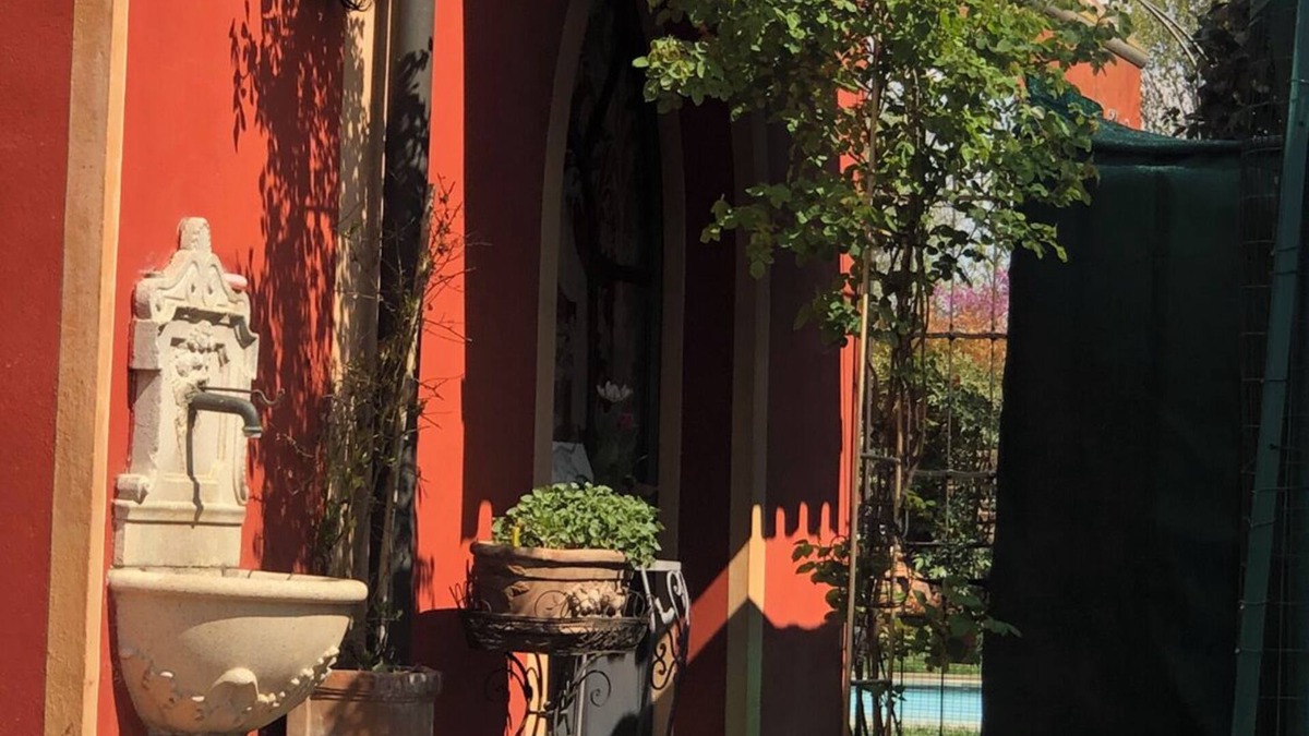 Borgo San Giacomo Bed & Breakfast | Villa la Canonica B&B with double room and private bathroom