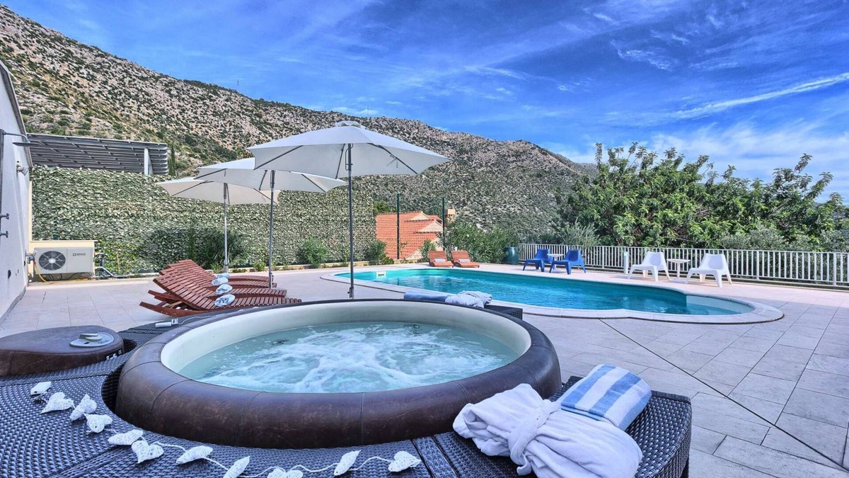 Zaton Villa | Villa La Mer - modern villa near Dubrovnik for twelve guests with a pool