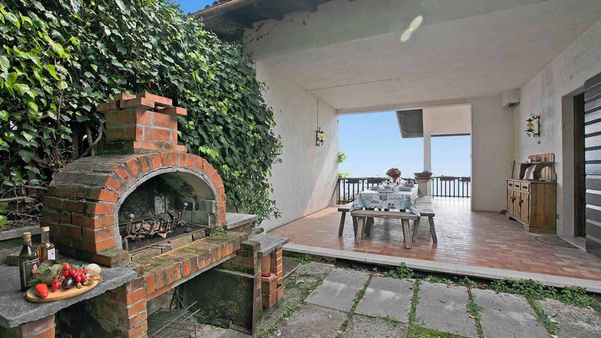 Pulciano Villa | Villa La Quercia Hilly Area Lake View, Toscolano Maderno, Italy