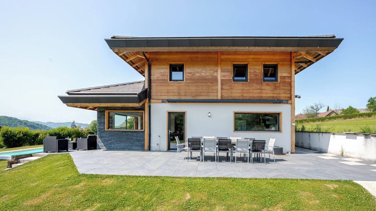 Nonglard Villa | Villa 'La Quintessence' with Mountain View, Wi-Fi and Air Conditioning
