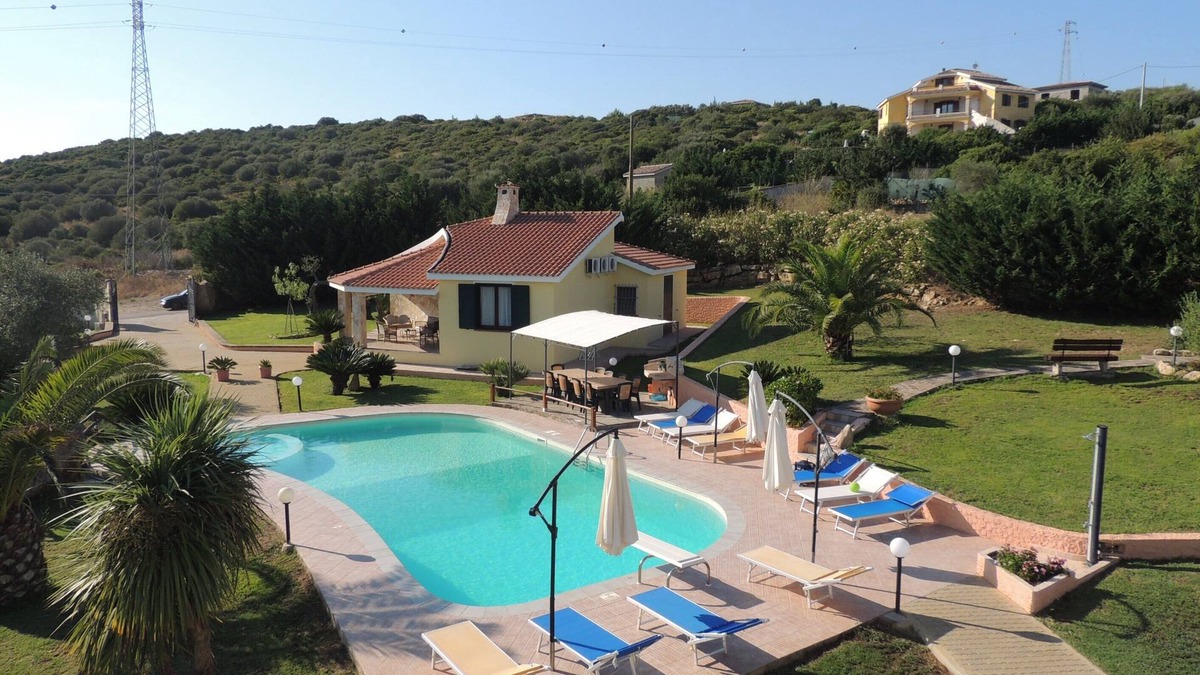 Alghero Villa | Villa La Rocada, 13 metres swimming pool with jacuzzi, garden, kids play area