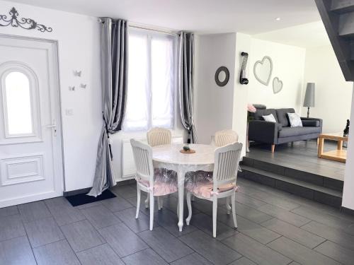 Dieppe House | Villa la Vie, Maison entière pour 4 personnes, avec extérieur, Tout inclus, ménage, linge, wifi