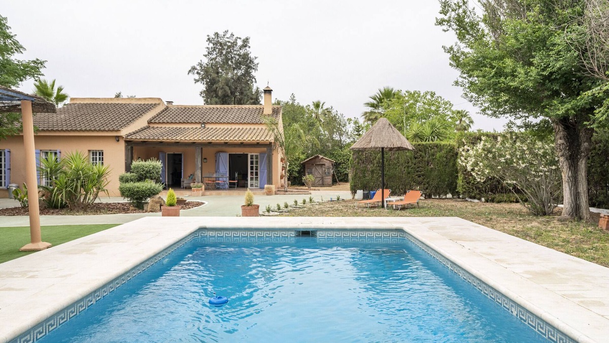 Carmona Villa | Villa "Laforge" with Private Pool & Wi-Fi