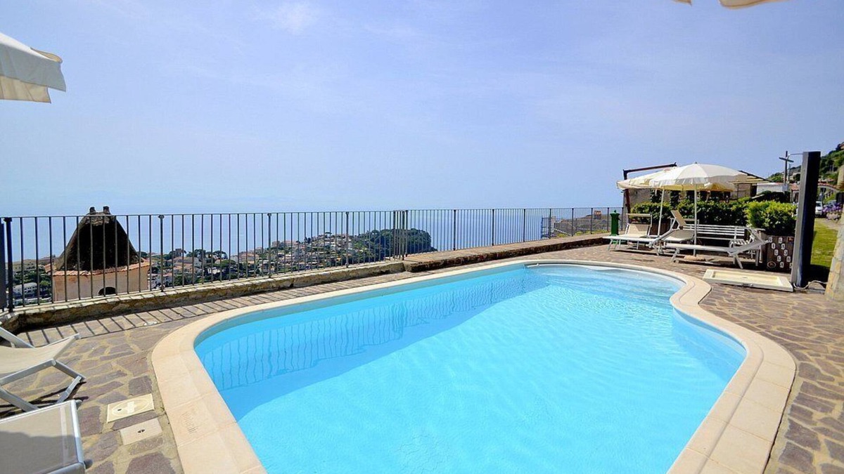 Scala House | Villa Laila B, fully refundable with voucher*: A pleasant and spacious apartment which faces the sun and the sea, with Free WI-FI.