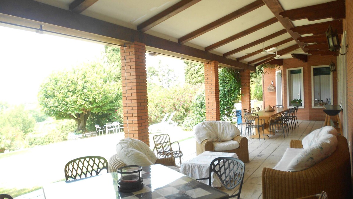 Bussolengo House | Villa lake Garda/Lazise with large porch overlooking the lake surrounded by greenery