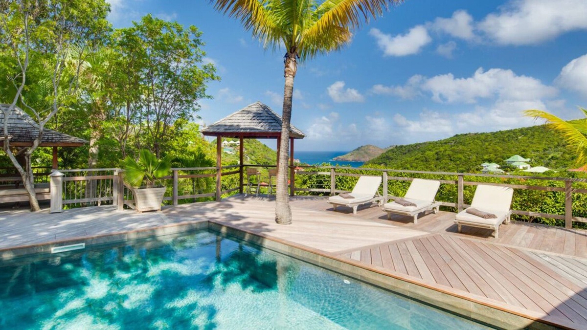 Terre Neuve Villa | Villa Lama, sea view, owner operated, credit cards, 2 or 3 bedroooms rate