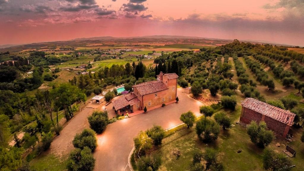 Palaia Villa | VILLA LARINO Luxury villa in Tuscany with breathtaking view