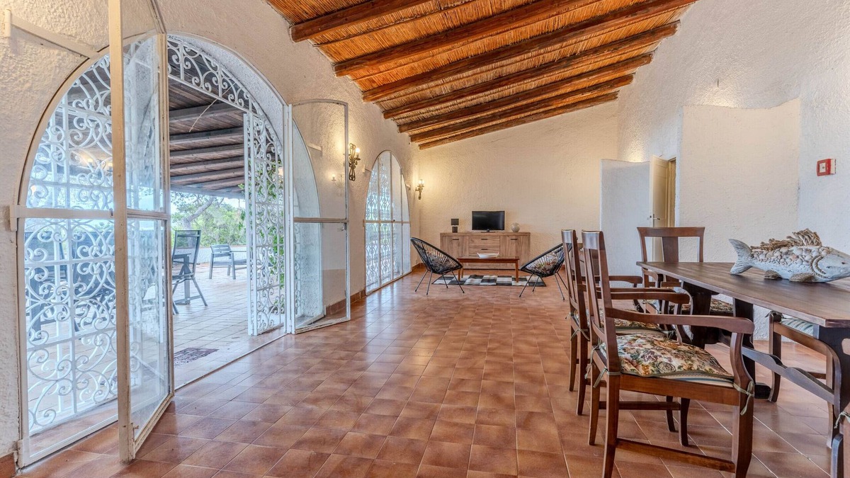 Alghero Villa | Villa Laura by Wonderful Italy