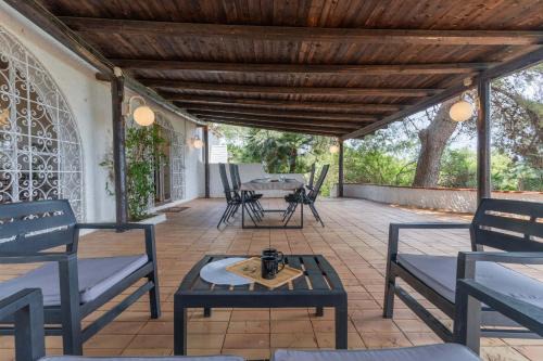 Alghero Villa | Villa Laura by Wonderful Italy