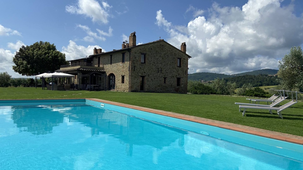 Teverina di Cortona Villa | Villa 'Le Buccole Country House' con vista sulle colline perugine, Wi-Fi e aria condizionata.