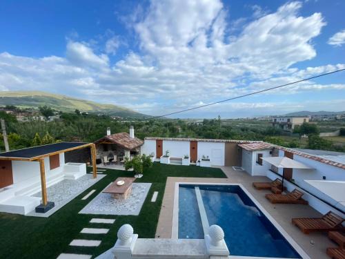 Berat Apartment | Villa Lejzo - Swimming Pool