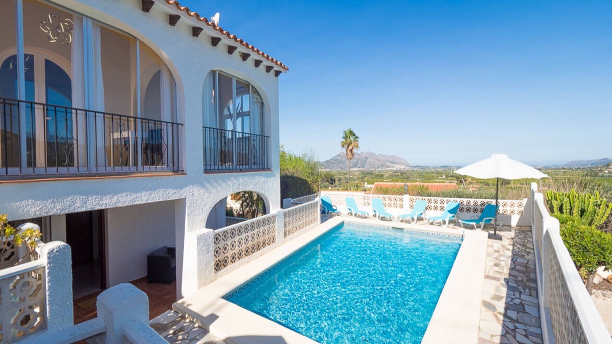 Orba Villa | Villa Leonie, private pool, jacuzzi, 8p