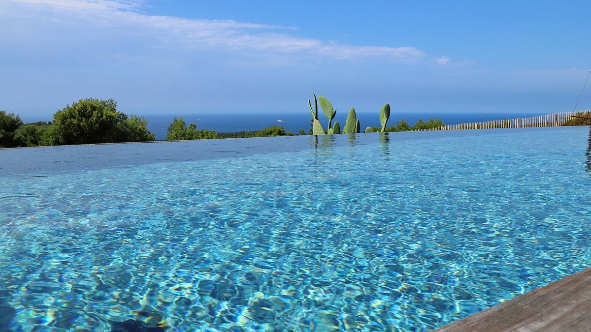 Bandol Villa | - VILLA LES BORRIES A BREATHTAKING VIEW