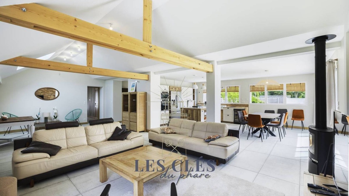 Trepied House | VILLA LES CERTAINS : Near dune.