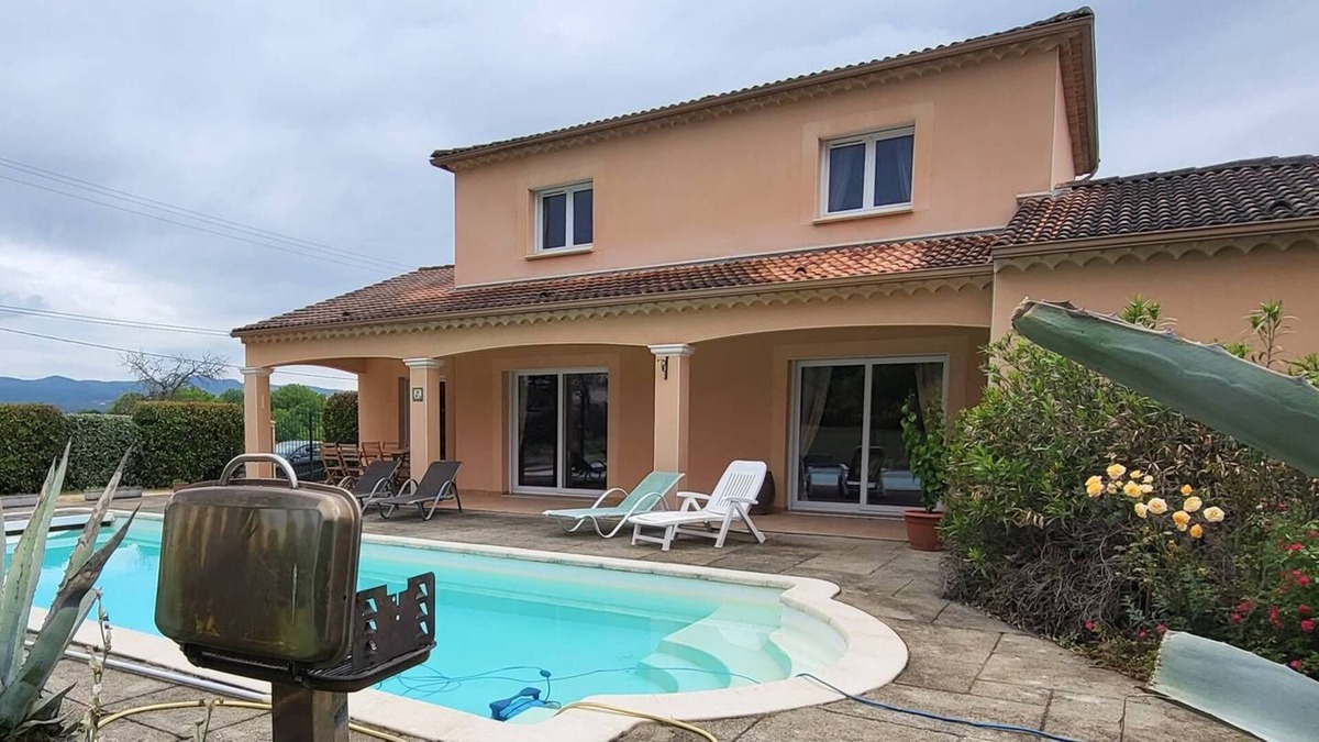 Chandolas House | Villa Les Reynauds of 145 m2, 4 bedrooms for 5 to 6 people with its private swimming pool