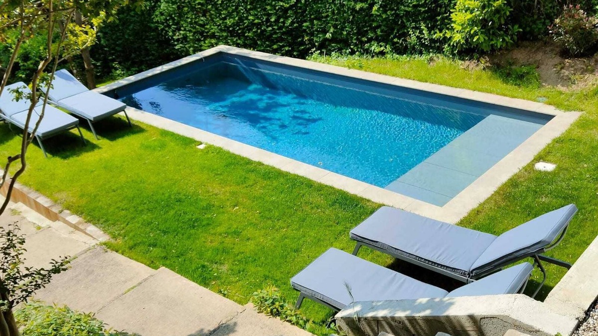 Ecully Villa | Villa les Roses - House with swimming pool and garden