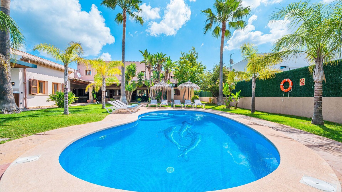 Crestatx Villa | Villa 'Levante' with Heated Pool, Wi-Fi and Air Conditioning
