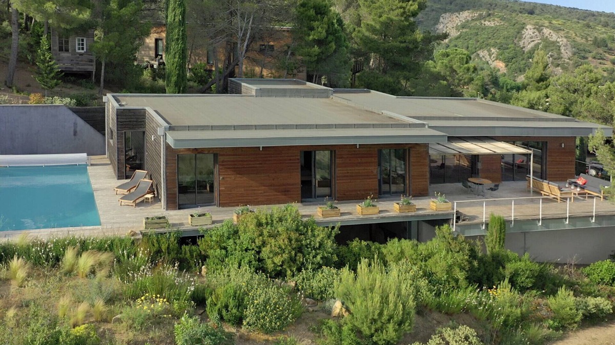Caunes-Minervois Villa | Villa L’Horizon Sauvage – Luxury designer villa in Occitanie with Pyrenees view