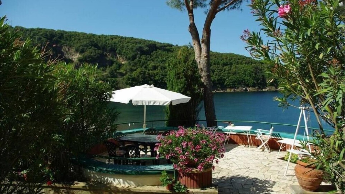 Bagnaia House | Villa Lia Directly on the Sea