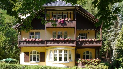 Eisenach Apartment | Villa Liliengrund