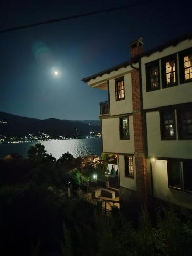Varosh Apartment | Villa Lollobrigida