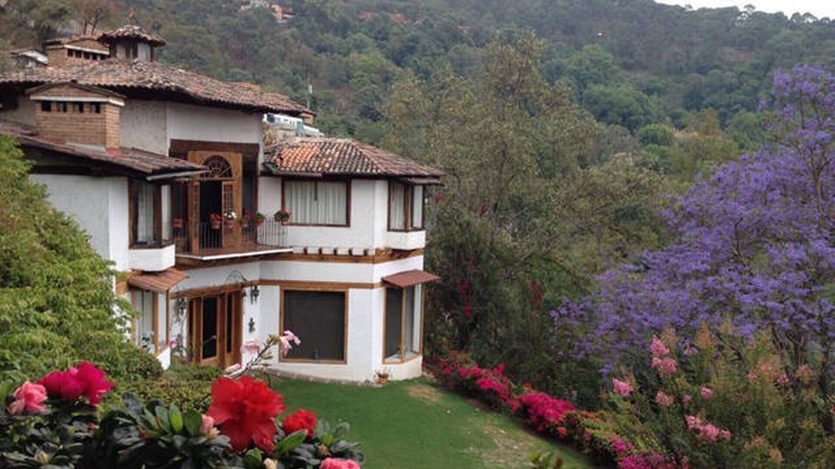Monte Alto Villa | Villa los Cuatro Manguitos for 20 guests 5 min away from lake & downtown