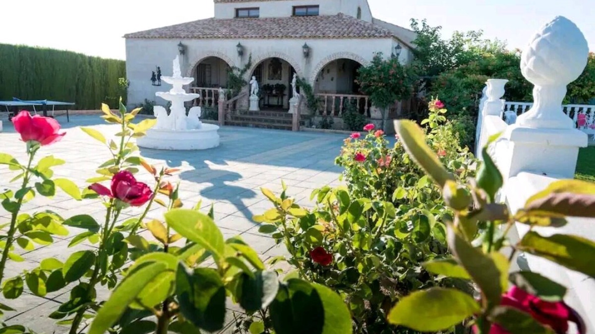 Miguel Esteban Ski Chalet | Villa Los Olivos