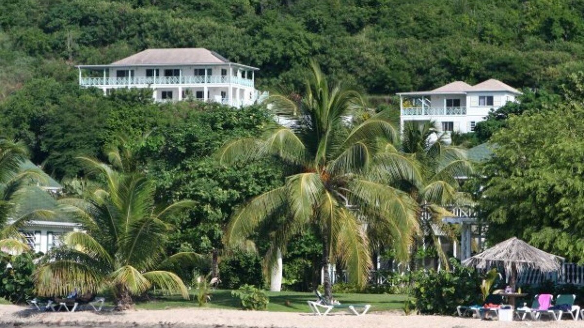 Oualie Bay Apartment | Villa Lower Calypso above the nicest beach on Nevis