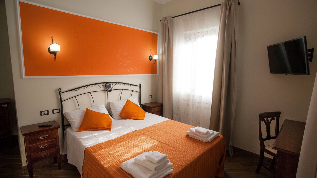 Marina di Palma Bed & Breakfast | VILLA LU ’The place where every room admires the sea .