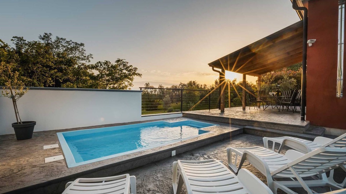Umag House | Villa Lutoma-2 BD villa for 4+1, with pool and playground
