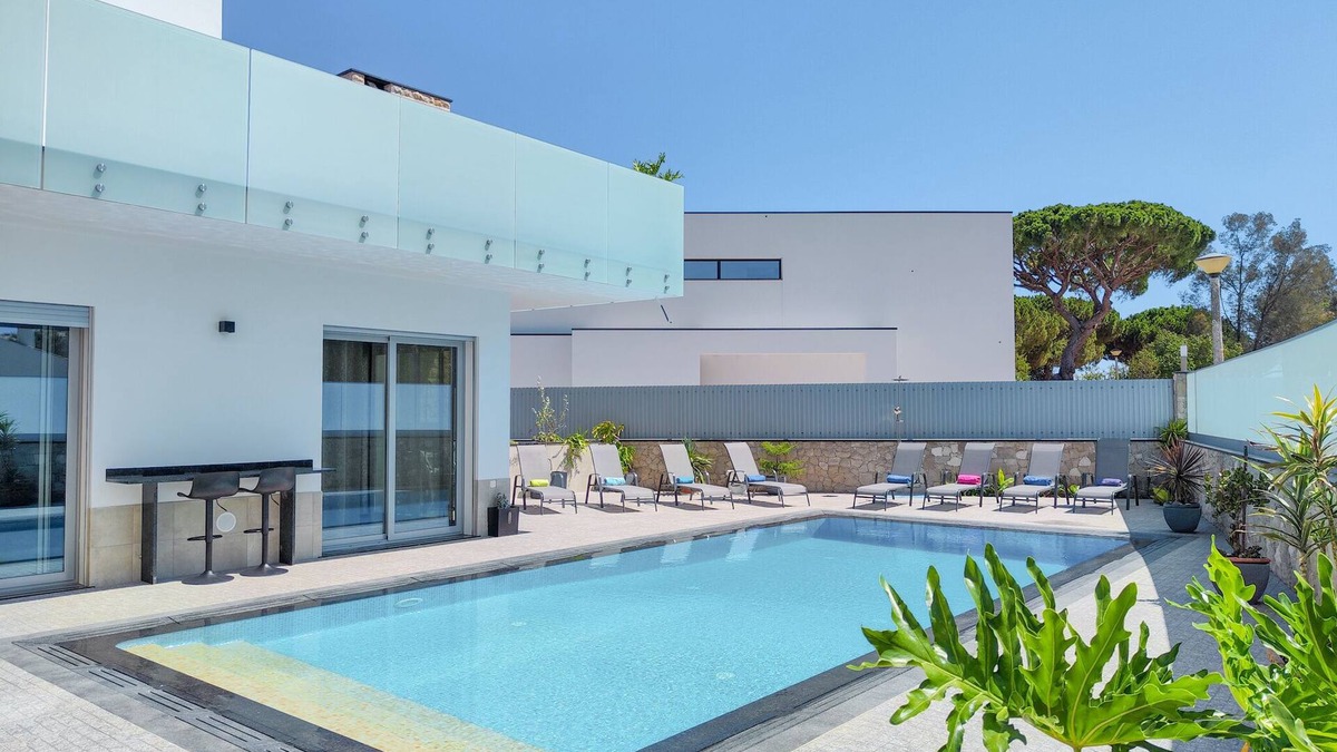Mosqueira Villa | Villa Luz 37 - Jacuzzi Terrace & Swimming Pool