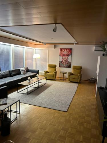 Seinajoki Villa | Villa Mänty 200 m2 Arkkitehdin suunnittelema kaupunkikoti rauhallinen sijainti Sauna autokatos