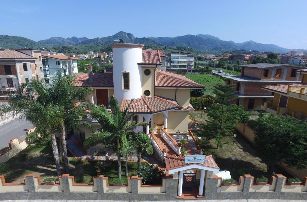 Barcellona Pozzo di Gotto Bed & Breakfast | Villa Manno