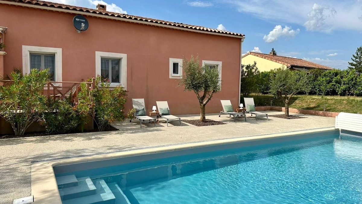 Berrias-et-Casteljau Villa | Villa MaBri, modern holiday villa. Heated pool, airconditioning and all comforts