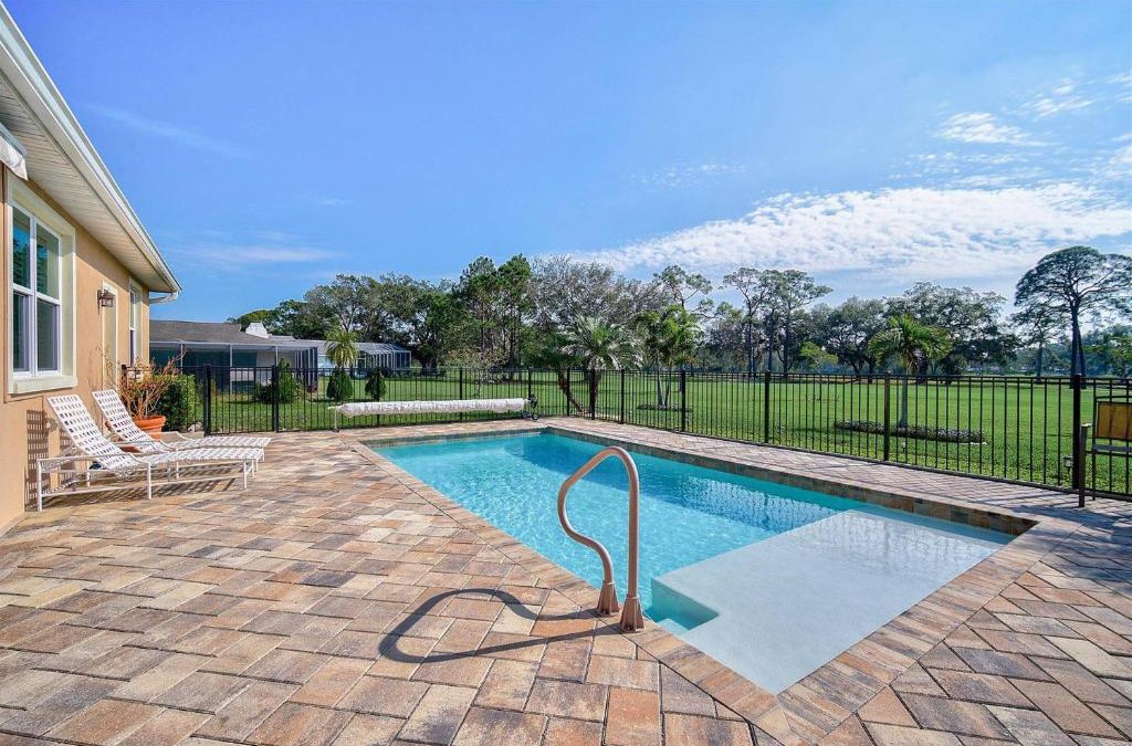 Whitfield House | Villa Magellan II