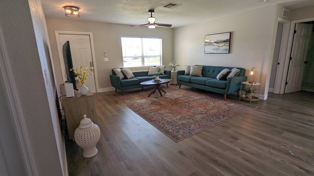 Westminister House | Villa Magnolia-Be my Guest-Lehigh Acres/Fort Myers line close to Red Sox field