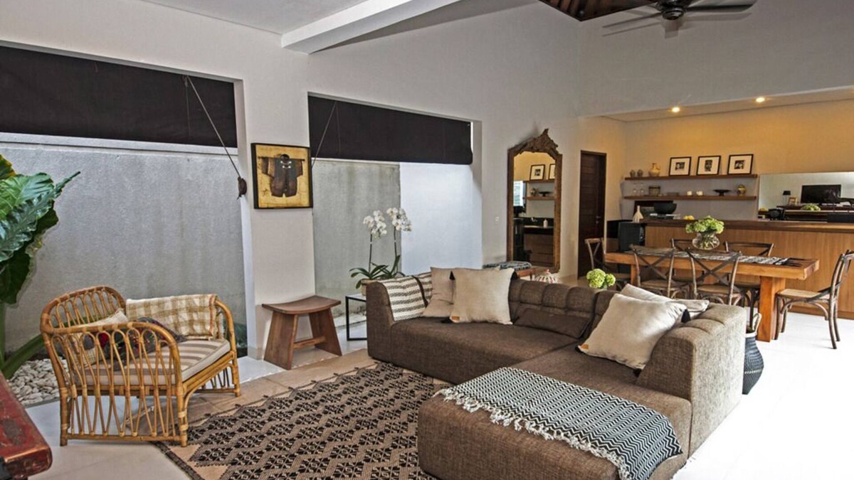 Berawa Villa | Villa Makela - "Coziest Chic Villa, One Minute Walk to Batubelig Beach, Bali!"