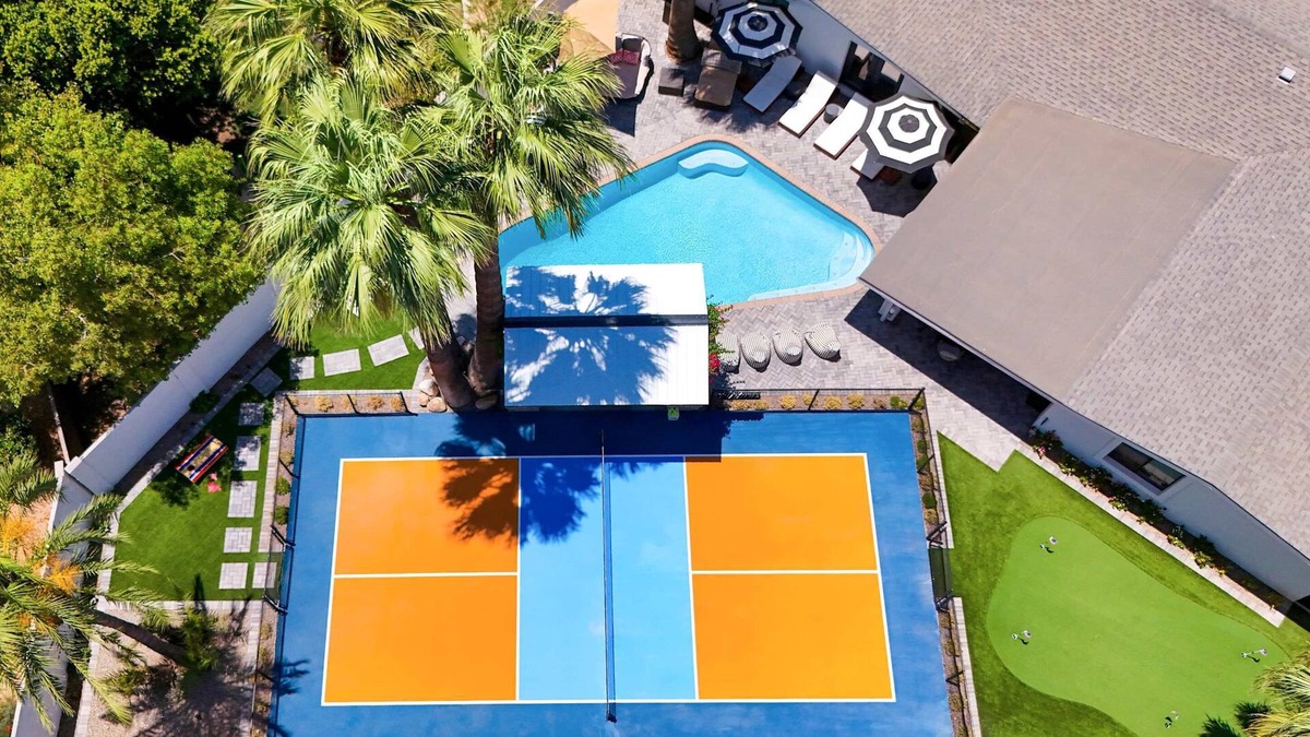 Scottsdale Highlands Villa | Villa Makena: Huge Luxe Home | Pickleball Court | Heated Pool | Great for Groups