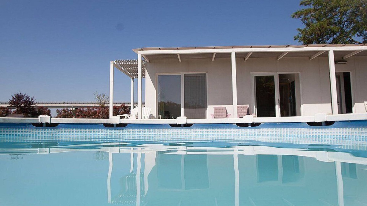 Porotto House | Villa Mallia B: A welcoming apartment situated in a quiet location, a few minutes from the town center, with Free WI-FI.