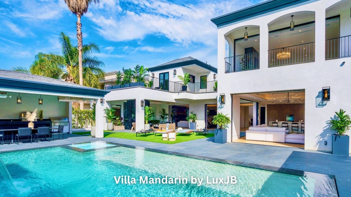 The Flats Villa | Villa Mandarin by LuxJB ๐ Beverly Hills Mansion w Maid ๐ Steps from Rodeo Drive