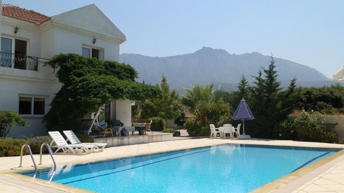 Edremit Villa | Villa Manolya with superb mountain & sea views +pool & gardens in premium area