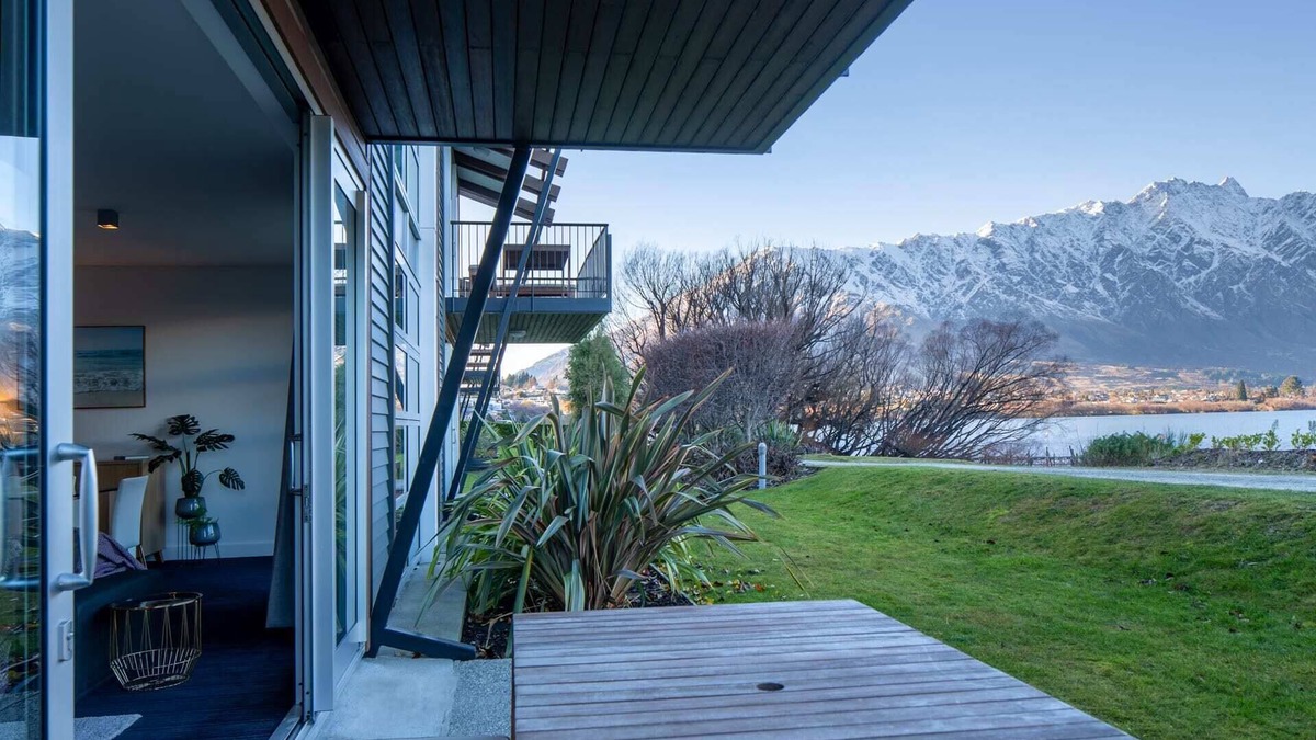 Frankton Apartment | Villa Mantra, Free Parking, AC, Direct Lake Access