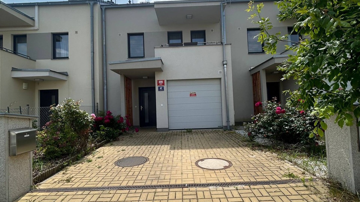 Pisnice Villa | Villa many rooms with Free Parking