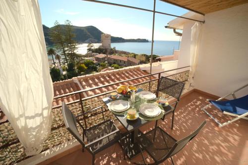 Giglio Campese House | Villa Manzoni